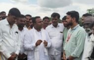 टाकळी गावातील पूरग्रस्तांची आमदार जितेश अंतापूरकर यांनी केली पाहणी तात्काळ मदतीसाठी शासनाला आव्हान.